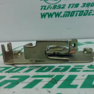 Foto de Cerradura del asiento Peugeot TWEET 125 15-18 referencia 8-24-47011 foto 14