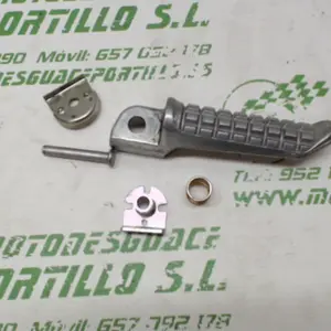 Foto de Reposapies trasero izquierdo Kawasaki Ninja R 250 referencia 17-16-1615