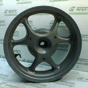 Foto de Llanta trasera Honda Dylan 125 referencia 352-22-38743 foto 5