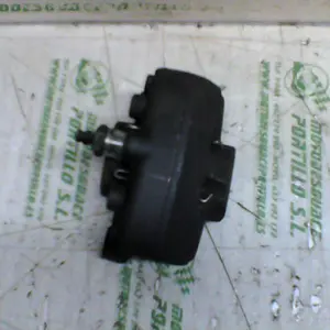 Foto de Pinza de freno trasera Peugeot Satelis 125 referencia 240-19-36140 foto 2