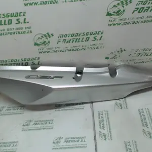 Foto de Carcasa lateral trasera izquierda Honda CBF 250 referencia 214-19-23153 foto 4
