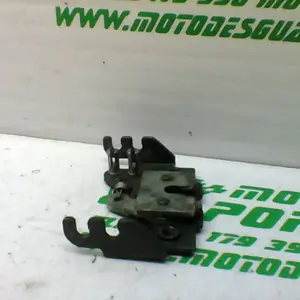 Foto de Cerradura del asiento Gilera NEXUS 500 04 referencia 15-21-28816 foto 1