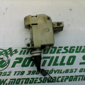 Foto de Motor de apertura de asiento Piaggio X8 200 referencia 264-18-18381 foto 2