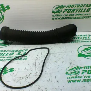 Foto de Entrada de aire Yamaha N MAX 125 referencia 394-23-46440 foto 4