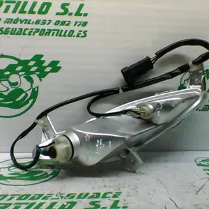 Foto de Intermitente delantero izquierdo Piaggio FLY 125 3V referencia 456-22-41225 foto 2