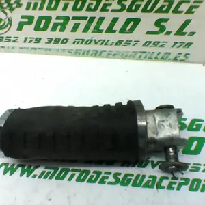 Foto de Reposapies delantero izquierdo Kymco VENOX 250 referencia 257-19-39715 foto 6