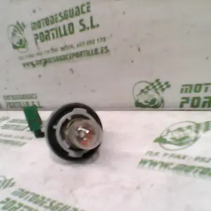Foto de Portalámpara del intermitente delantero derecho Yamaha Cygnus x 125 referencia 84-17-7378