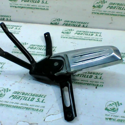 Foto de Reposapies trasero derecho Honda Pcx 125 referencia 412-21-32363