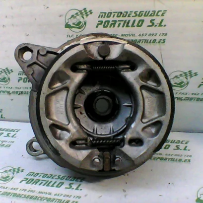 Foto de Porta-zapata rueda trasera Yamaha YBR 125 i referencia 9-17-15707