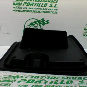 Foto de Puerta de guantera Yamaha XMAX 250I referencia 283-22-37624 foto 2
