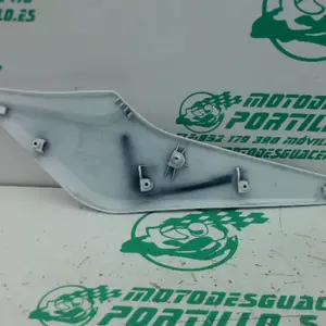 Foto de Carcasa lateral izquierda Honda CB 500XA referencia 415-23-47942 foto 4