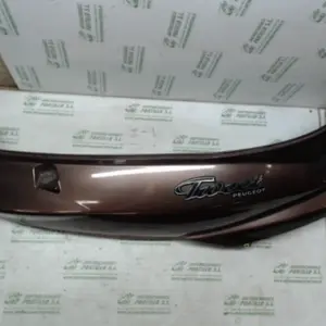Foto de Carcasa lateral trasera derecha Peugeot tweet 125 referencia 280-23-46011 foto 19