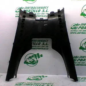 Foto de Carcasa bajo asiento Kymco Super Dink 125 referencia 100-22-36559 foto 9