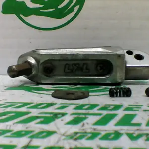 Foto de Reposapies delantero izquierdo Keeway RKV 125 referencia 326-22-42298 foto 2