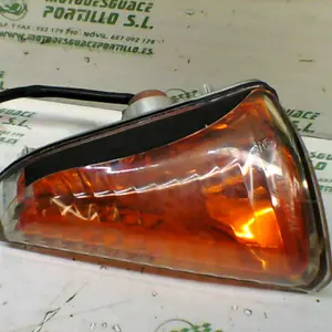 Foto de Intermitente delantero derecho Honda Forza 250 referencia 234-18-15881 foto 2