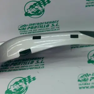 Foto de Carcasa lateral trasera derecha Yamaha XMAX 250 referencia 307-22-37444 foto 8