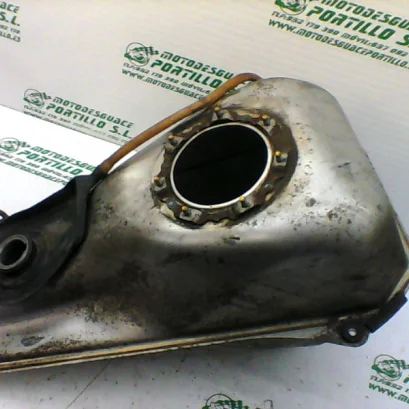 Foto de Deposito gasolina Honda Silver wing 600 referencia 122-19-20332