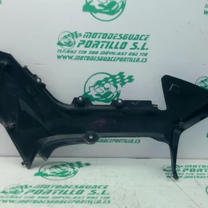 Foto de Carcasa lateral izquierda Honda CB 500XA referencia 415-23-47942