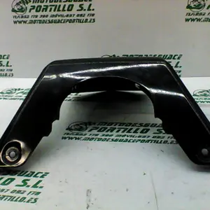 Foto de Embellecedor de contraescudo Kymco Super Dink 125 referencia 15-23-41664 foto 4