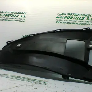 Foto de Carcasa lateral derecha Gilera NEXUS 500 04 referencia 15-21-28954 foto 3