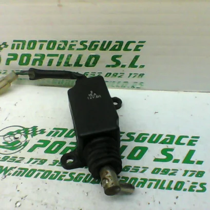Foto de Motor de apertura de asiento Sym FIDDLE 125-09 referencia 73-19-23874
