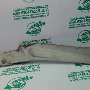 Foto de Carcasa lateral derecha Yamaha XMAX 250 referencia 213-19-37399