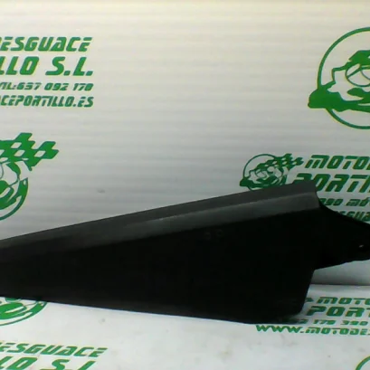 Foto de Cubre cadena Suzuki gsx600F referencia 156-16-26965