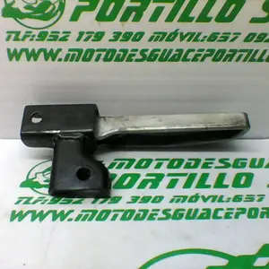 Foto de Reposapies trasero derecho Peugeot TWEET 125 15-18 referencia 244-20-26739