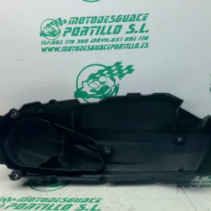 Foto de Embellecedor de tapa cárter Kymco PEOPLE S 125 referencia 369-23-46705 foto 3