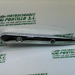 Foto de Embellecedor lateral izquierdo Suzuki Marauder 125 referencia 46-19-17584 foto 5