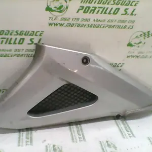 Foto de Carcasa bajo asiento derecho Honda CBF 250 referencia 180-20-33902 foto 3