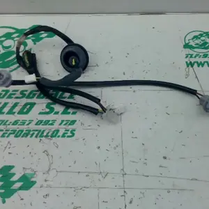 Foto de Instalación del faro Yamaha N MAX 125 referencia 394-23-46404 foto 4