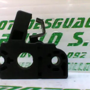 Foto de Cerradura del asiento Yamaha Majesty 125 referencia 230-18-23525