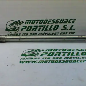 Foto de Eje de rueda delantera Peugeot Satelis 125 referencia 11-19-19004 foto 4