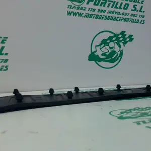 Foto de Alfombrilla derecha Piaggio X8 125 referencia 295-20-37714 foto 6