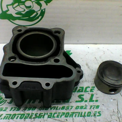 Foto de Cilindro y pistón Peugeot ELYSTAR 125 referencia 78-20-48280