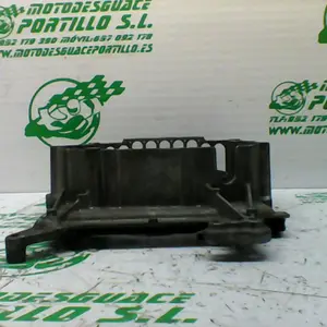 Foto de Soporte del radiador Yamaha N MAX 125 referencia 394-23-46411 foto 8