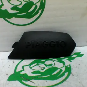 Foto de Embellecedor de tapa cárter Piaggio LIBERTY 125 3V referencia 67-23-42439 foto 3