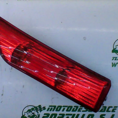 Foto de Intermitente trasero izquierdo Piaggio X8 200 referencia 264-18-18350
