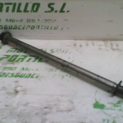 Foto de Eje de rueda delantera Peugeot Ludix 50 referencia 35-24-47136