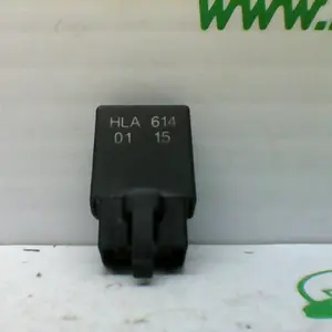 Foto de Relé Sym JOYMAX 300I referencia 305-21-31798 foto 4