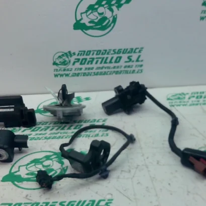 Foto de Juego de cerraduras Honda CB 500XA referencia 415-23-47935