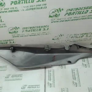 Foto de Carcasa lateral trasera derecha Honda CBF 250 referencia 180-20-33904 foto 13