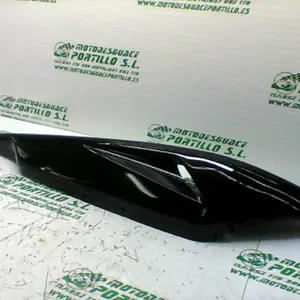 Foto de Carcasa lateral trasera derecha Honda CBF 250 referencia 180-20-33904 foto 16