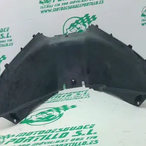 Foto de Carcasa bajo asiento Honda ARROBA 125 referencia 372-21-38143 foto 3
