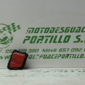 Foto de Interruptor de apagado Piaggio X8 125 referencia 110-17-9611