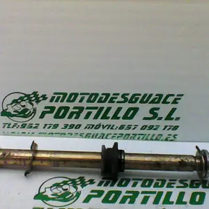 Foto de Eje de rueda delantera Yamaha YBR 125 i referencia 323-19-24457 foto 2
