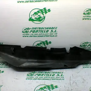 Foto de Carcasa lateral trasera derecha Honda CBF 250 referencia 180-20-33904 foto 23