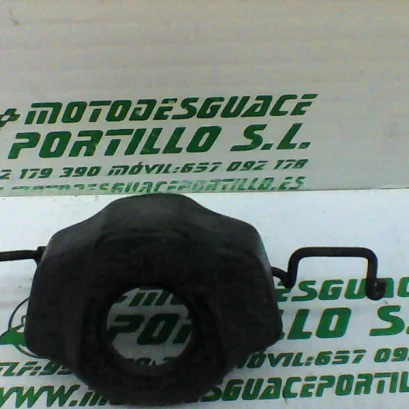 Foto de Embellecedor de cerradura de contacto Honda CBF 125 M referencia 166-22-34833