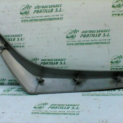 Foto de Embellecedor lateral derecho Piaggio LIBERTY 125 - 05-08 referencia 172-22-37178